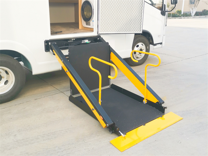 UVL-1650max Wheelchair Lift (installed on vehicle beam)